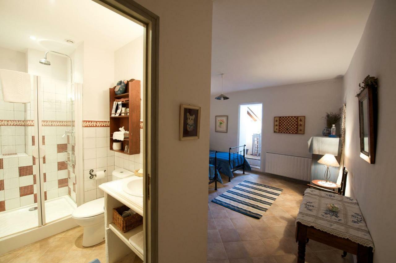 Le Clos Des Freres Gris Bed & Breakfast Екс ан Прованс Екстериор снимка