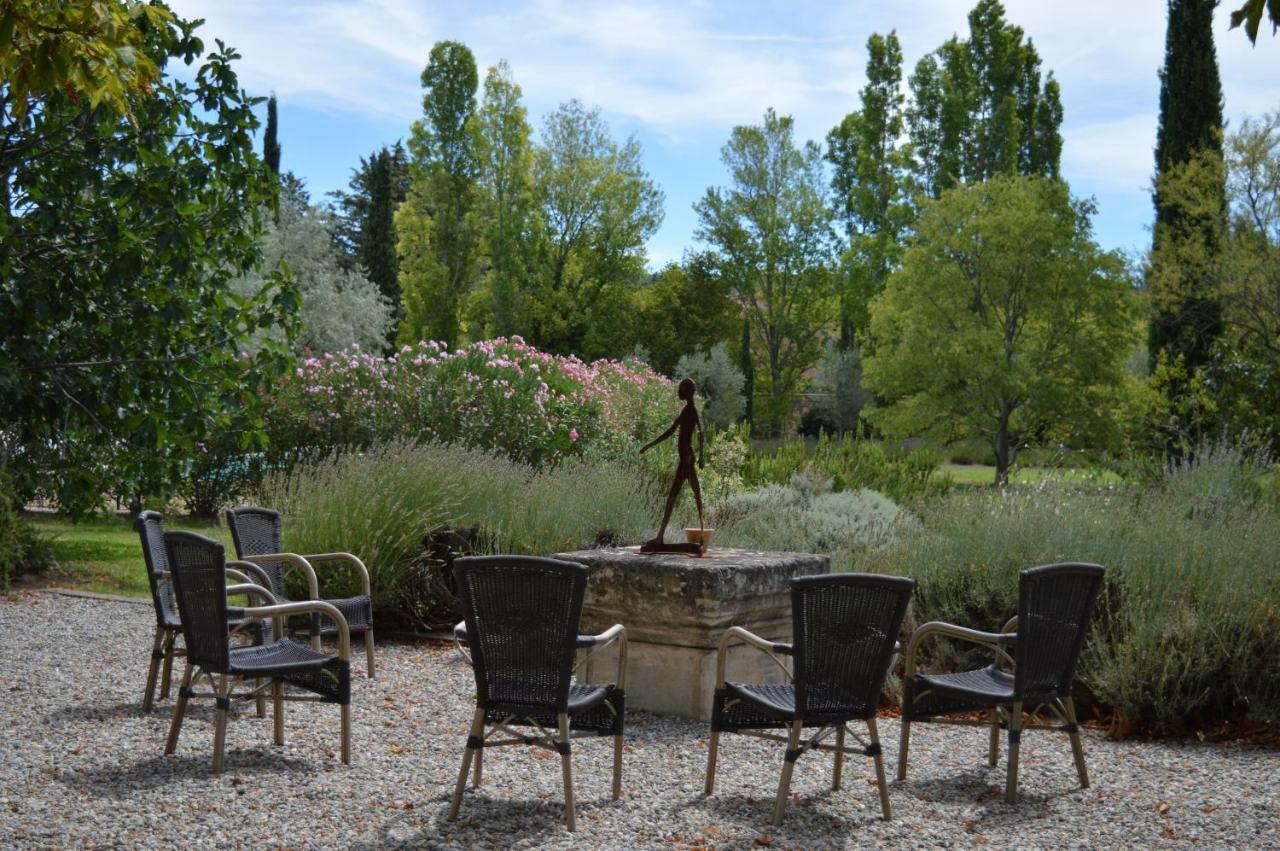 Le Clos Des Freres Gris Bed & Breakfast Екс ан Прованс Екстериор снимка